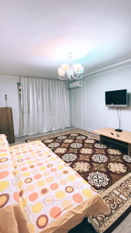 2 Комн Квартира На Новой Площади Almaty Exterior photo