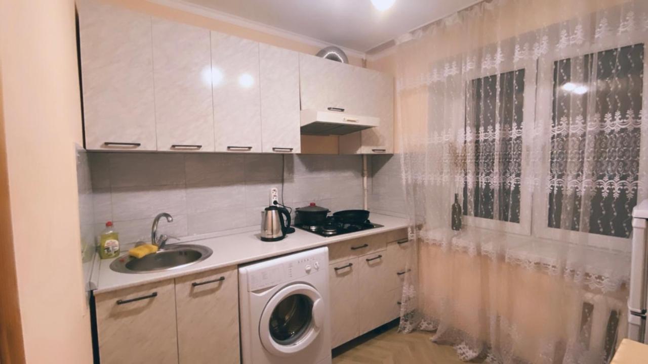 2 Комн Квартира На Новой Площади Almaty Exterior photo