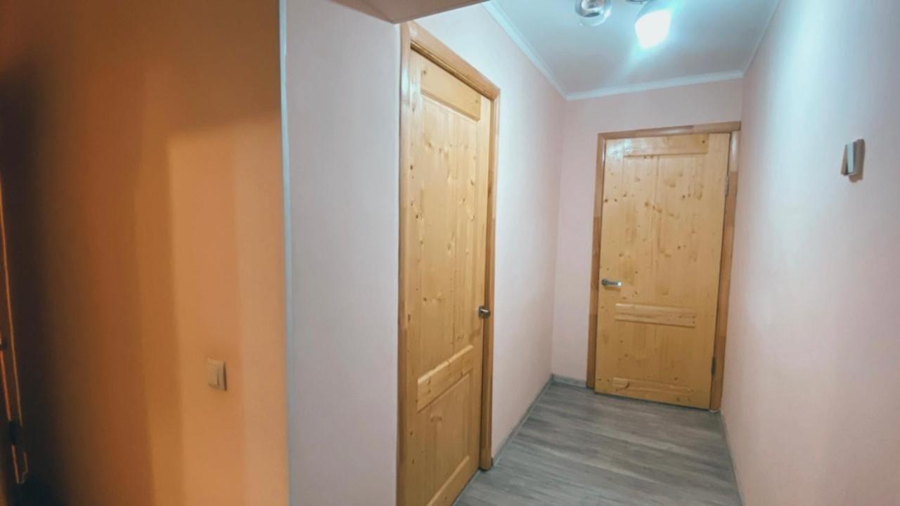 2 Комн Квартира На Новой Площади Almaty Exterior photo